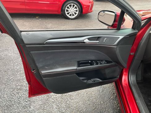 Used 2013 Ford Fusion SE FWD image 23