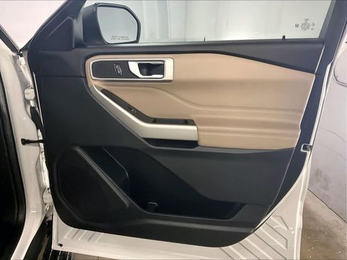 Used 2020 Ford Explorer XLT w/ Equipment Group 202A image 22