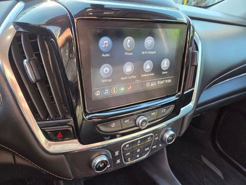 Used 2020 Chevrolet Traverse LT FWD image 13