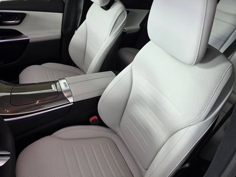 New 2026 Mercedes-Benz GLC 300 image 8