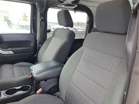 Used 2012 Jeep Wrangler Rubicon w/ PWR Convenience Group image 8