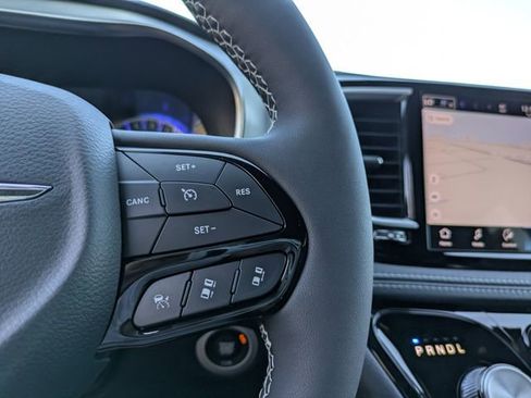 New 2026 Chrysler Pacifica Limited image 31