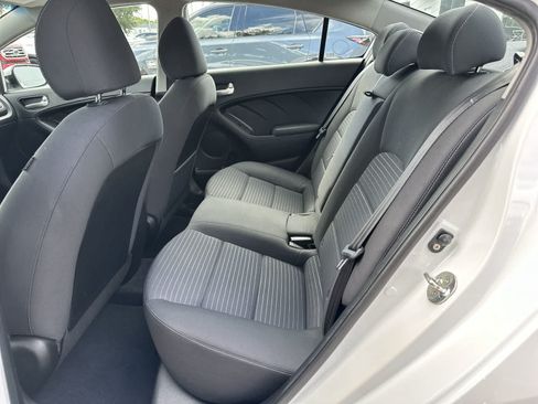 Used 2018 Kia Forte LX w/ LX Popular Package FWD image 4