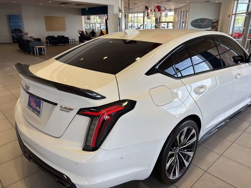 Used 2025 Cadillac CT5 V Blackwing w/ Carbon Fiber 2 Package RWD image 7
