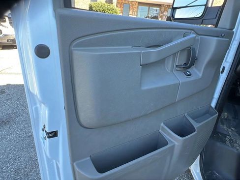 Used 2023 GMC Savana 2500 Extended image 16