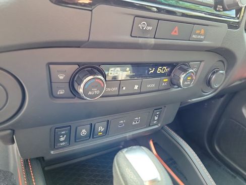 Used 2024 Nissan Frontier Pro-X w/ Pro Convenience Package RWD image 30