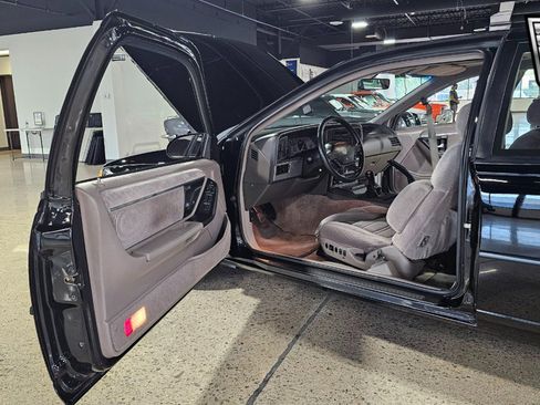 Used 1989 Mercury Cougar XR7 image 17