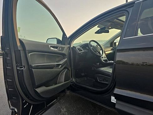 Used 2022 Ford Edge SEL w/ Convenience Package image 9