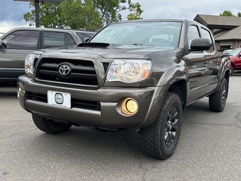 Used 2010 Toyota Tacoma 4x4 Double Cab image 2