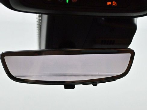 Certified 2022 Cadillac XT4 Premium Luxury w/ Enhanced Visibility Package AWD/4WD image 31