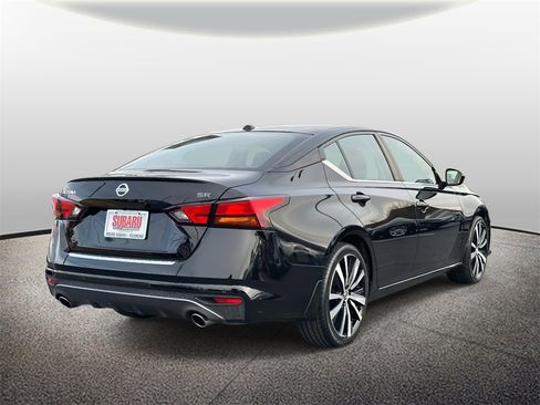 Used 2020 Nissan Altima 2.5 SR image 2