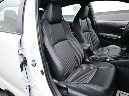 Used 2026 Toyota Corolla XSE FWD image 14