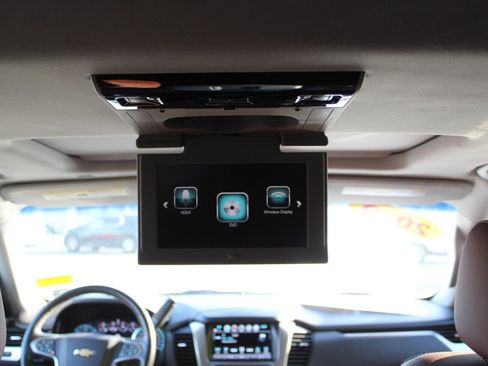 Used 2019 Chevrolet Suburban Premier w/ Premier Plus Edition image 12