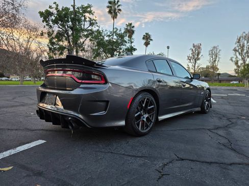 Used 2017 Dodge Charger R/T Scat Pack RWD image 4