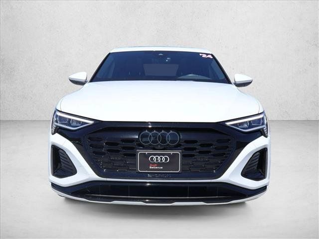 Used 2024 Audi Q8 e-tron Premium AWD/4WD image 2