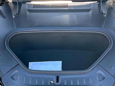 Used 2023 Tesla Model S image 9