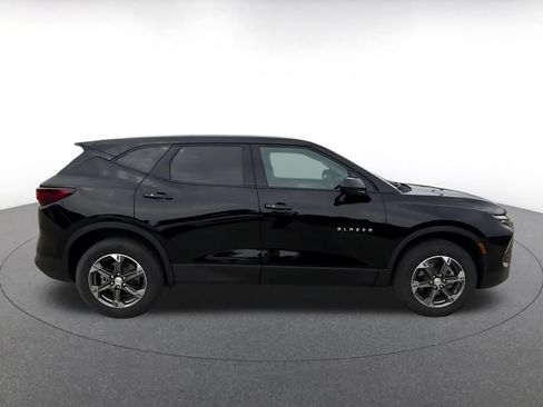 Used 2025 Chevrolet Blazer LT FWD image 16