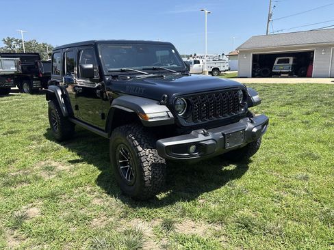 Used 2024 Jeep Wrangler Unlimited Sport AWD/4WD image 3