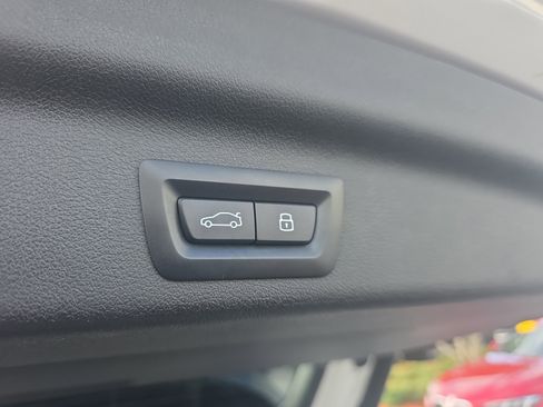 Used 2024 BMW X1 xDrive28i w/ Convenience Package image 9