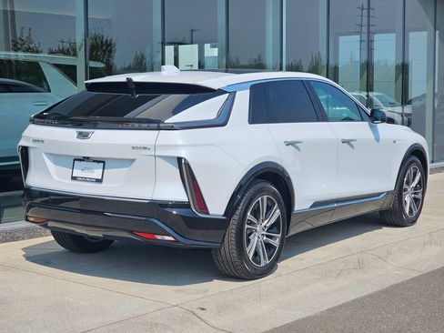 New 2026 Cadillac Lyriq Luxury AWD/4WD image 5