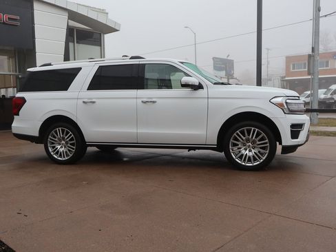 Used 2024 Ford Expedition Max Limited image 9