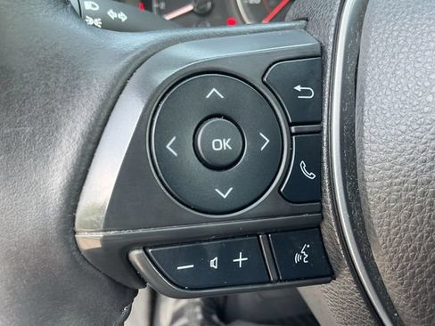 Used 2022 Toyota Corolla Cross LE AWD/4WD image 19