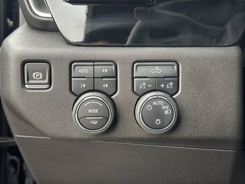 Used 2025 Chevrolet Silverado 1500 LT image 15