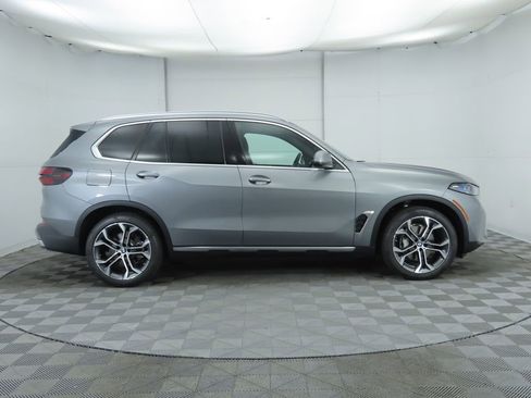 Certified 2026 BMW X5 sDrive40i image 4