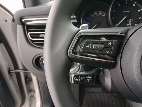 New 2026 Porsche Macan image 16