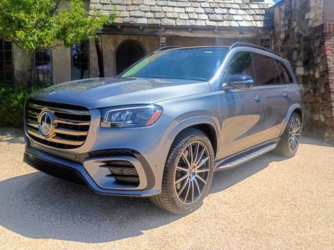 Used 2024 Mercedes-Benz GLS 580 4MATIC image 5