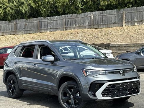 New 2025 Volkswagen Taos SEL image 2