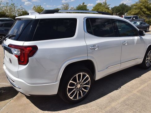 Used 2023 GMC Acadia Denali w/ Denali Ultimate Package FWD image 5