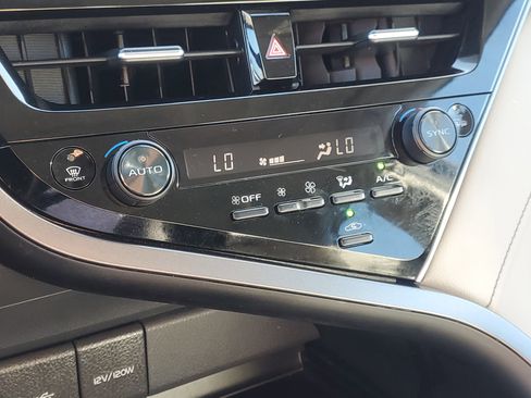 Used 2023 Toyota Camry SE image 28