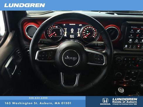 Used 2018 Jeep Wrangler Unlimited Rubicon image 16
