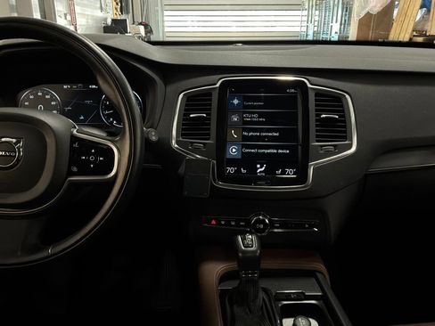 Used 2020 Volvo XC90 T6 Momentum AWD/4WD image 25