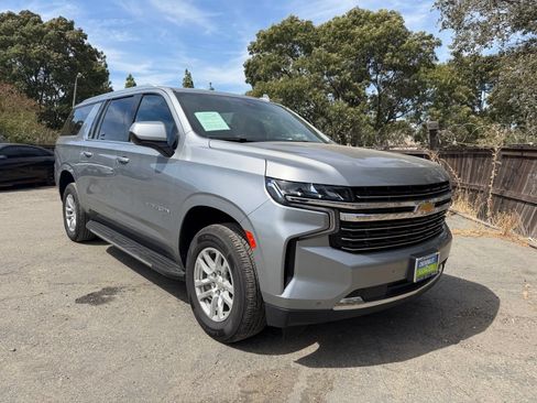 Used 2024 Chevrolet Suburban LT AWD/4WD image 7