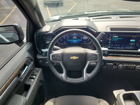 Used 2026 Chevrolet Silverado 1500 LT AWD/4WD image 13