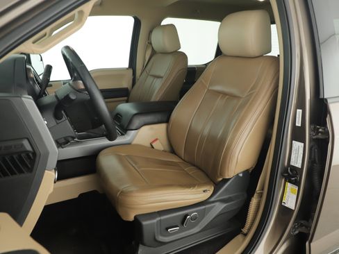 Used 2016 Ford F150 XLT w/ Equipment Group 302A Luxury image 11