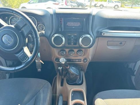 Used 2016 Jeep Wrangler Unlimited Sahara AWD/4WD image 20