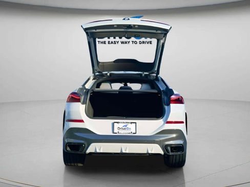 Used 2022 BMW X6 xDrive40i w/ Executive Package image 9