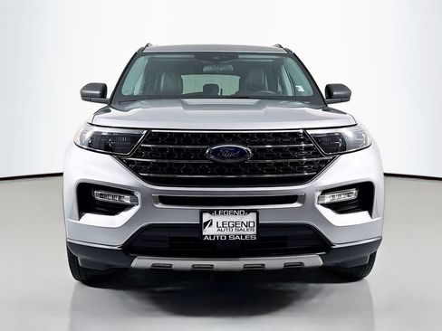 Used 2022 Ford Explorer XLT w/ Equipment Group 202A AWD/4WD image 2