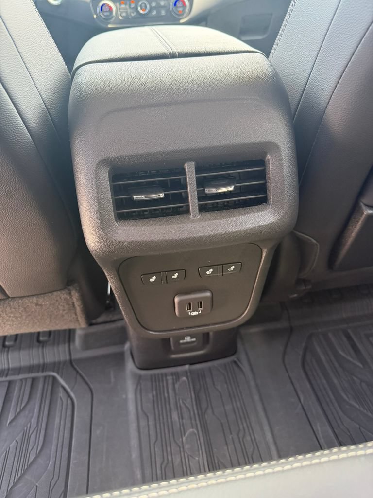 Used 2024 GMC Terrain Denali w/ Denali Premium Package AWD/4WD image 25
