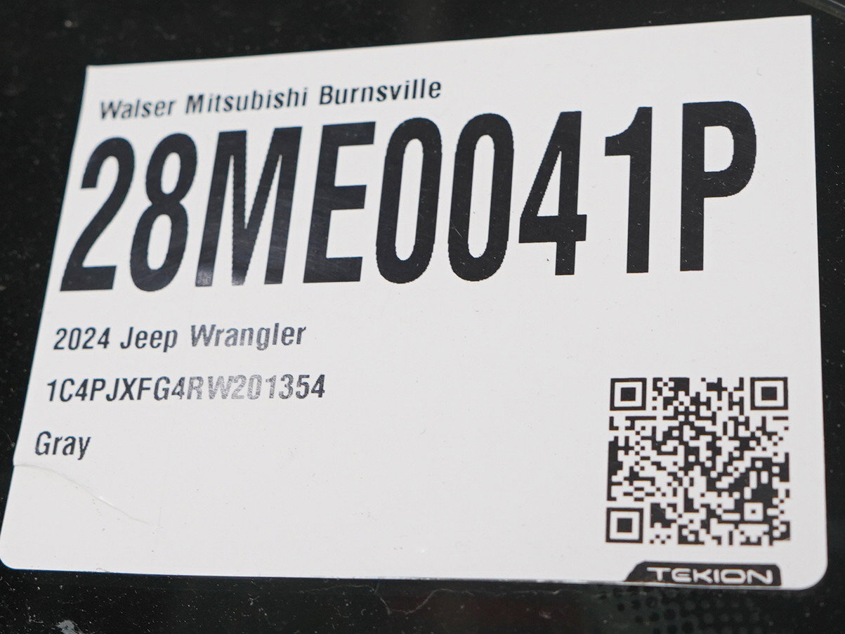 Used 2024 Jeep Wrangler Unlimited Rubicon w/ Convenience Group AWD/4WD image 30