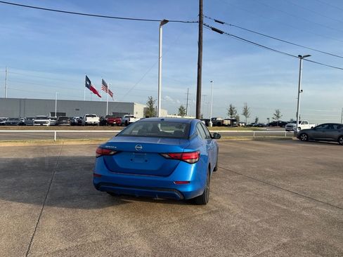 Certified 2025 Nissan Sentra SV FWD image 19