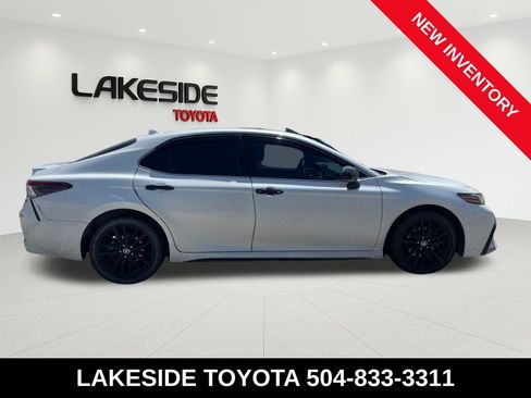 Used 2024 Toyota Camry XSE FWD image 5