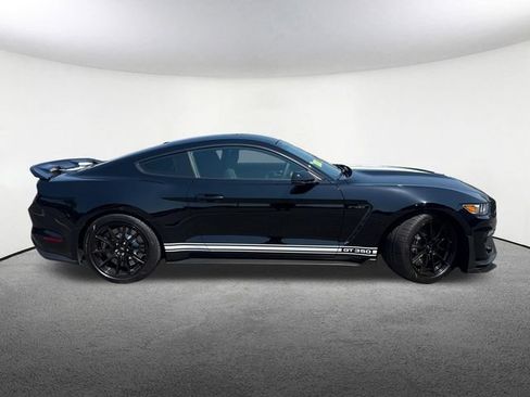 Used 2019 Ford Mustang Shelby GT350 w/ Technology Package RWD image 17