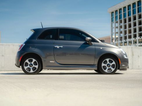 Used 2015 FIAT 500 e FWD image 17