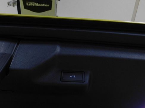 Used 2025 Volkswagen ID. Buzz 1st Edition image 84