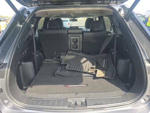 Used 2023 Mitsubishi Outlander SE image 13