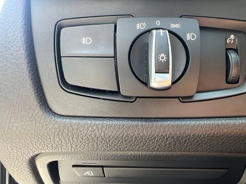 Used 2018 BMW 330i Sedan w/ Convenience Package RWD image 22